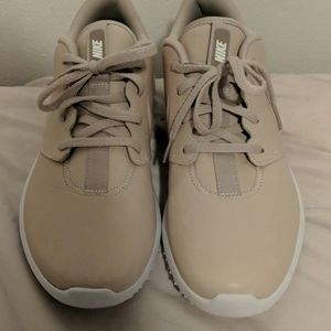 Nike nude runners